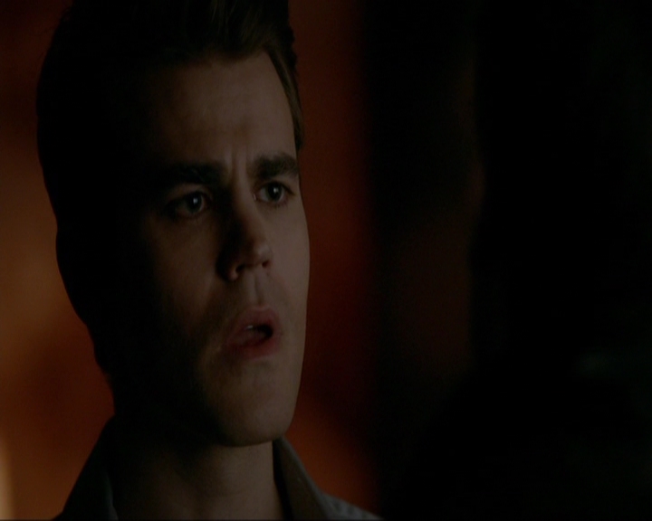 VampireDiariesWorld-dot-nl_7x14MoonlightOnTheBayou1396.jpg