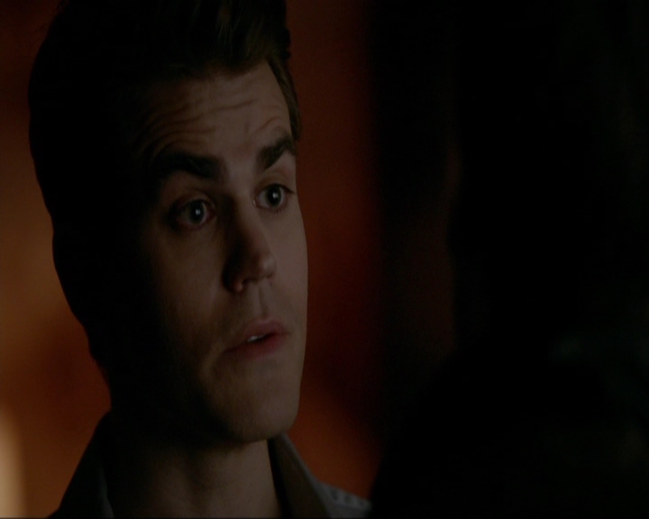 VampireDiariesWorld-dot-nl_7x14MoonlightOnTheBayou1397.jpg