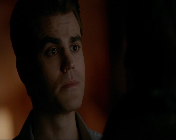 VampireDiariesWorld-dot-nl_7x14MoonlightOnTheBayou1398.jpg