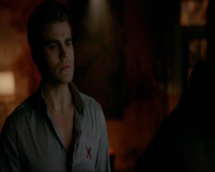 VampireDiariesWorld-dot-nl_7x14MoonlightOnTheBayou1407.jpg