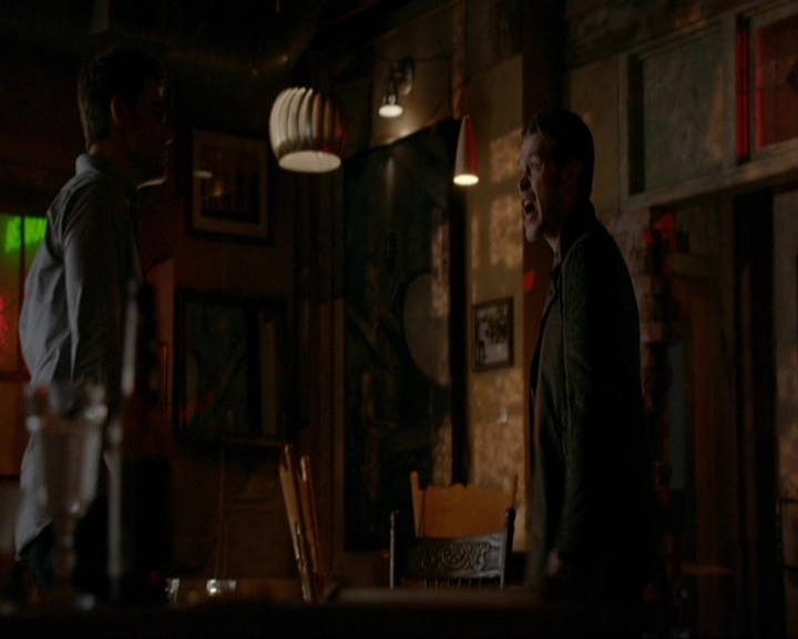 VampireDiariesWorld-dot-nl_7x14MoonlightOnTheBayou1408.jpg