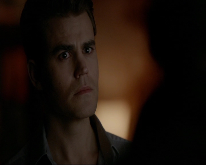 VampireDiariesWorld-dot-nl_7x14MoonlightOnTheBayou1409.jpg