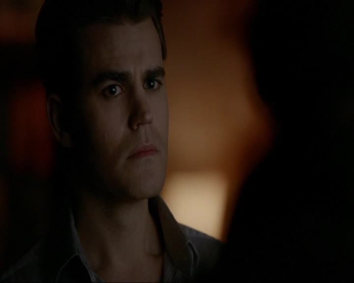 VampireDiariesWorld-dot-nl_7x14MoonlightOnTheBayou1410.jpg