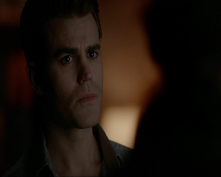 VampireDiariesWorld-dot-nl_7x14MoonlightOnTheBayou1411.jpg