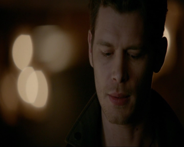 VampireDiariesWorld-dot-nl_7x14MoonlightOnTheBayou1430.jpg