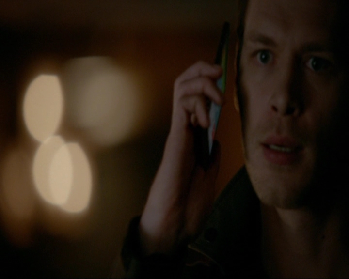 VampireDiariesWorld-dot-nl_7x14MoonlightOnTheBayou1433.jpg