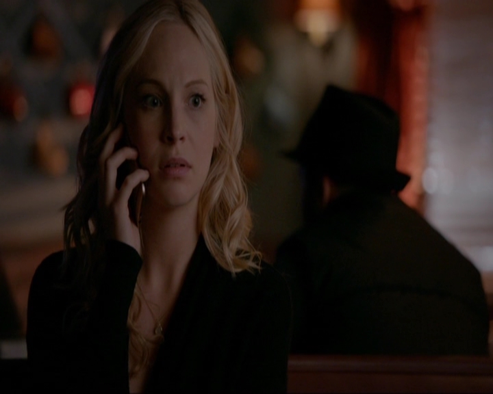 VampireDiariesWorld-dot-nl_7x14MoonlightOnTheBayou1440.jpg