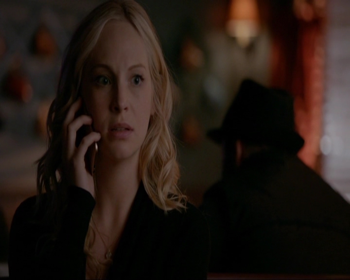 VampireDiariesWorld-dot-nl_7x14MoonlightOnTheBayou1441.jpg