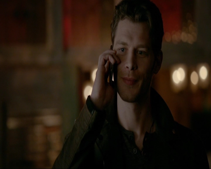 VampireDiariesWorld-dot-nl_7x14MoonlightOnTheBayou1448.jpg