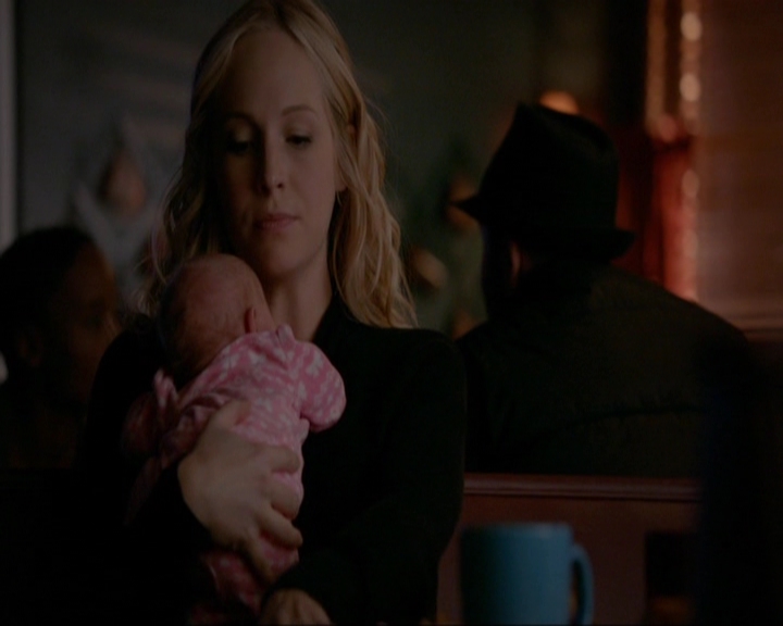 VampireDiariesWorld-dot-nl_7x14MoonlightOnTheBayou1462.jpg