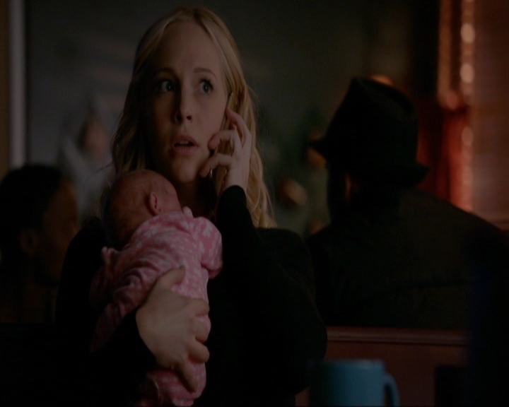 VampireDiariesWorld-dot-nl_7x14MoonlightOnTheBayou1465.jpg