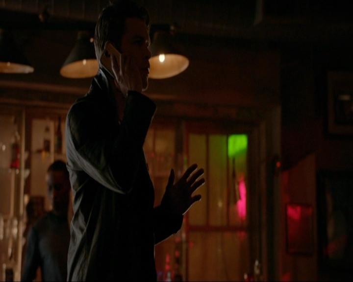 VampireDiariesWorld-dot-nl_7x14MoonlightOnTheBayou1469.jpg