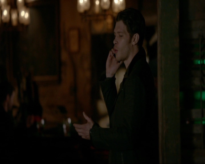 VampireDiariesWorld-dot-nl_7x14MoonlightOnTheBayou1473.jpg