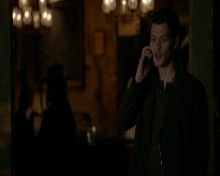 VampireDiariesWorld-dot-nl_7x14MoonlightOnTheBayou1475.jpg