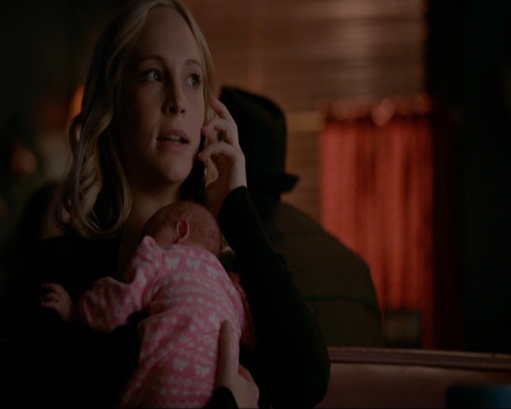 VampireDiariesWorld-dot-nl_7x14MoonlightOnTheBayou1478.jpg