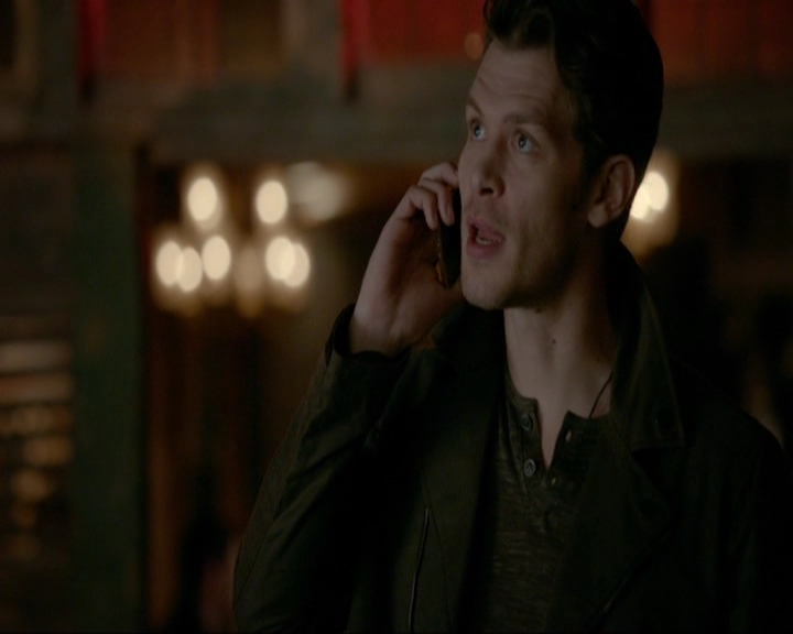 VampireDiariesWorld-dot-nl_7x14MoonlightOnTheBayou1480.jpg