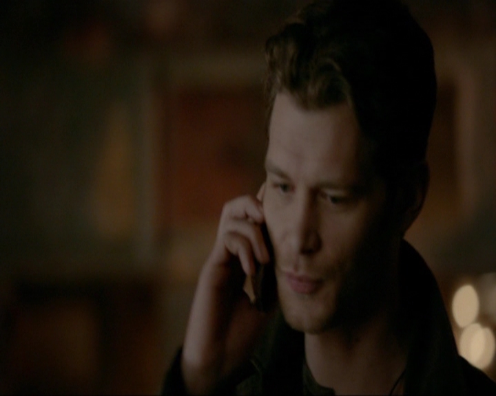 VampireDiariesWorld-dot-nl_7x14MoonlightOnTheBayou1483.jpg