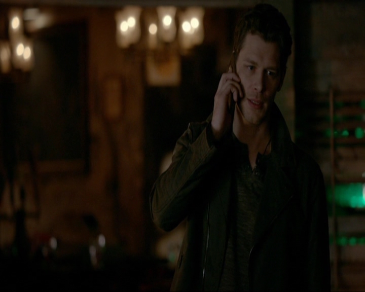 VampireDiariesWorld-dot-nl_7x14MoonlightOnTheBayou1500.jpg