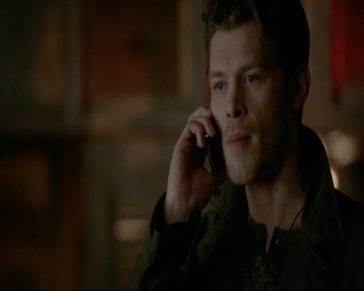 VampireDiariesWorld-dot-nl_7x14MoonlightOnTheBayou1513.jpg