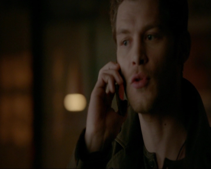 VampireDiariesWorld-dot-nl_7x14MoonlightOnTheBayou1515.jpg