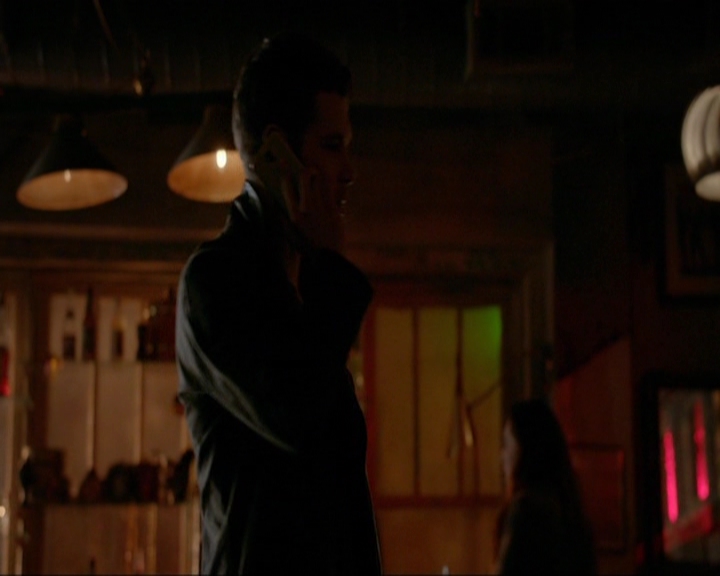 VampireDiariesWorld-dot-nl_7x14MoonlightOnTheBayou1527.jpg