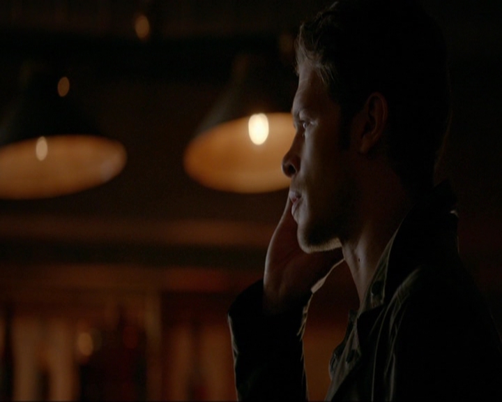 VampireDiariesWorld-dot-nl_7x14MoonlightOnTheBayou1538.jpg