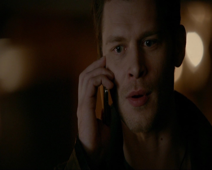 VampireDiariesWorld-dot-nl_7x14MoonlightOnTheBayou1542.jpg