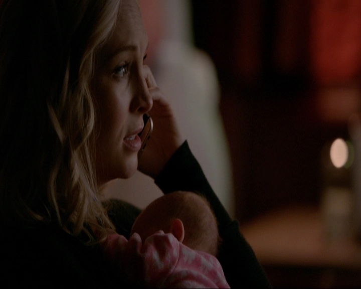 VampireDiariesWorld-dot-nl_7x14MoonlightOnTheBayou1548.jpg