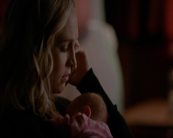 VampireDiariesWorld-dot-nl_7x14MoonlightOnTheBayou1550.jpg