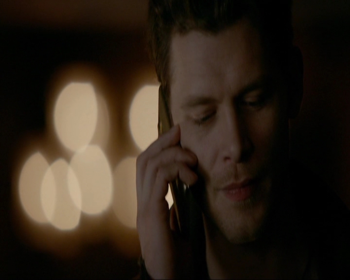 VampireDiariesWorld-dot-nl_7x14MoonlightOnTheBayou1564.jpg