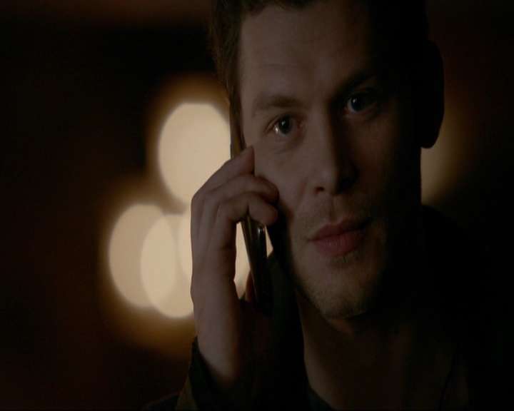 VampireDiariesWorld-dot-nl_7x14MoonlightOnTheBayou1569.jpg