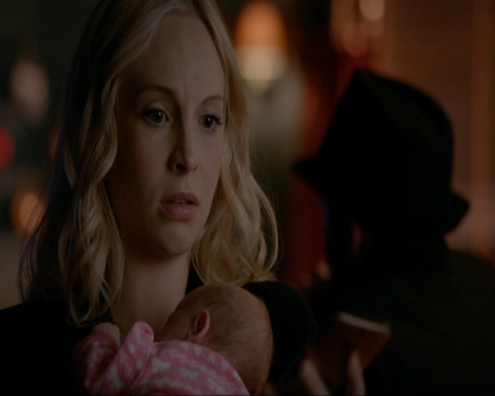 VampireDiariesWorld-dot-nl_7x14MoonlightOnTheBayou1577.jpg