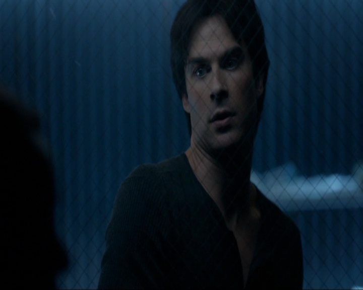 VampireDiariesWorld-dot-nl_7x14MoonlightOnTheBayou1632.jpg