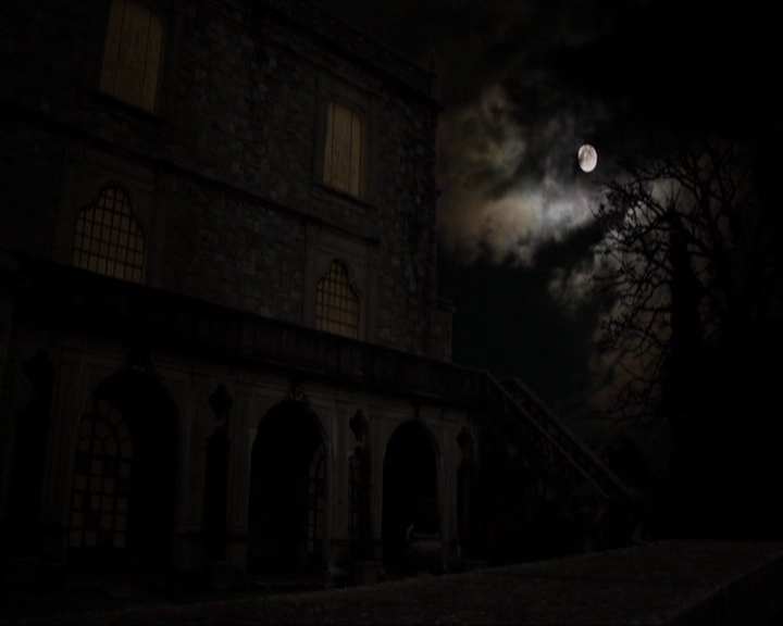 VampireDiariesWorld-dot-nl_7x14MoonlightOnTheBayou1651.jpg