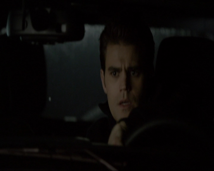 VampireDiariesWorld-dot-nl_7x14MoonlightOnTheBayou1711.jpg