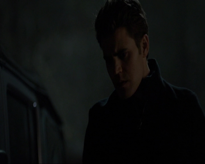 VampireDiariesWorld-dot-nl_7x14MoonlightOnTheBayou1719.jpg