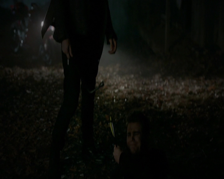 VampireDiariesWorld-dot-nl_7x14MoonlightOnTheBayou1755.jpg