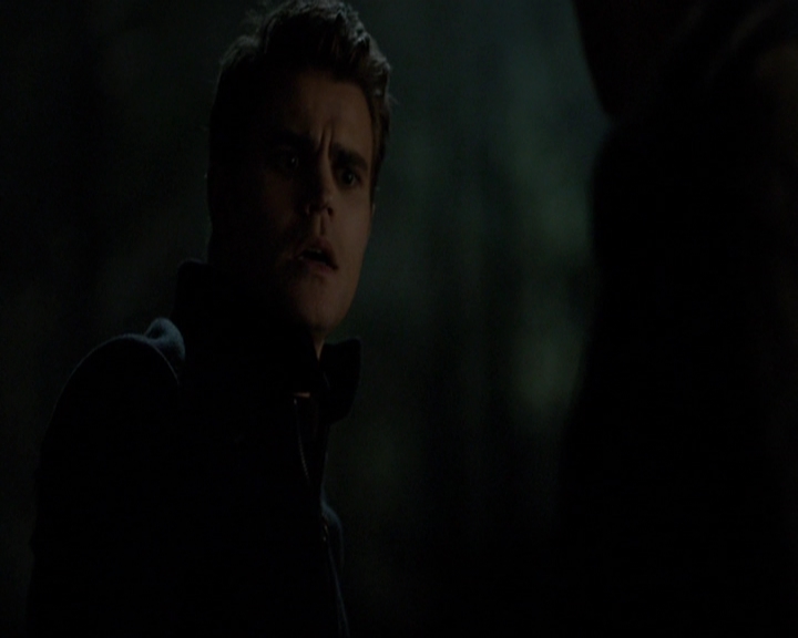 VampireDiariesWorld-dot-nl_7x14MoonlightOnTheBayou1762.jpg