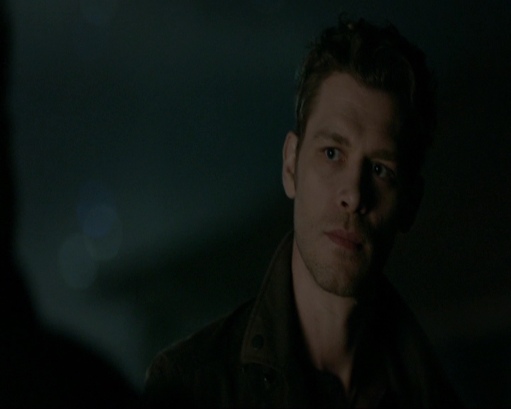 VampireDiariesWorld-dot-nl_7x14MoonlightOnTheBayou1764.jpg