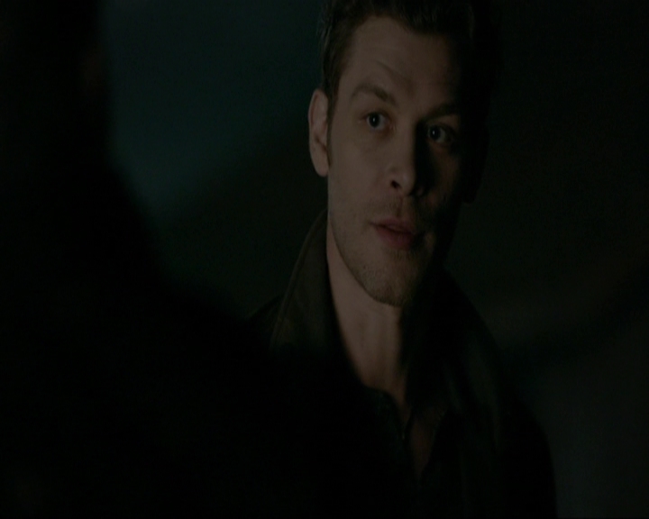 VampireDiariesWorld-dot-nl_7x14MoonlightOnTheBayou1765.jpg