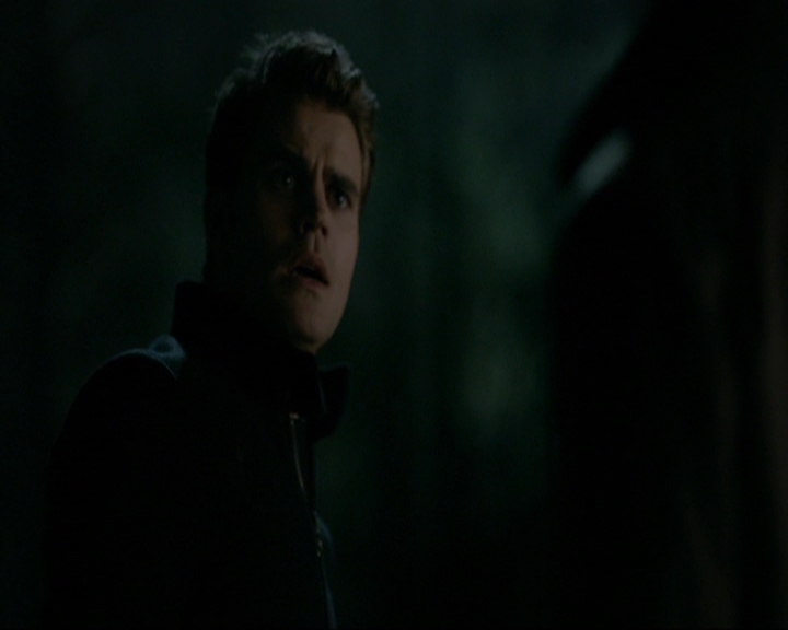 VampireDiariesWorld-dot-nl_7x14MoonlightOnTheBayou1774.jpg