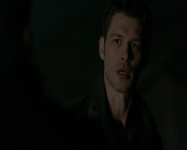 VampireDiariesWorld-dot-nl_7x14MoonlightOnTheBayou1775.jpg