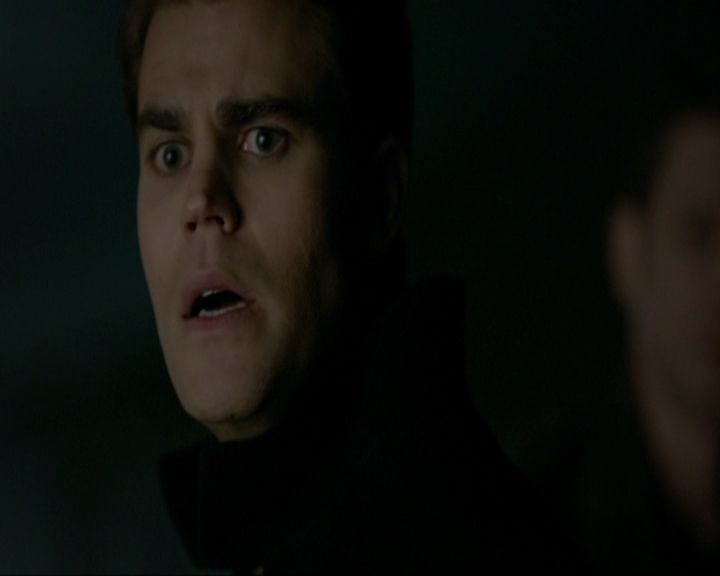 VampireDiariesWorld-dot-nl_7x14MoonlightOnTheBayou1784.jpg