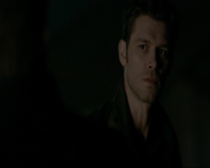 VampireDiariesWorld-dot-nl_7x14MoonlightOnTheBayou1786.jpg