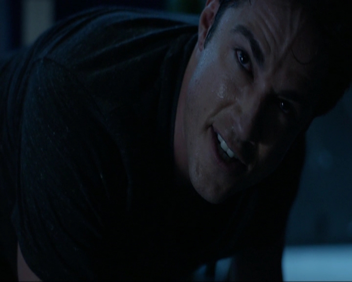 VampireDiariesWorld-dot-nl_7x14MoonlightOnTheBayou1817.jpg