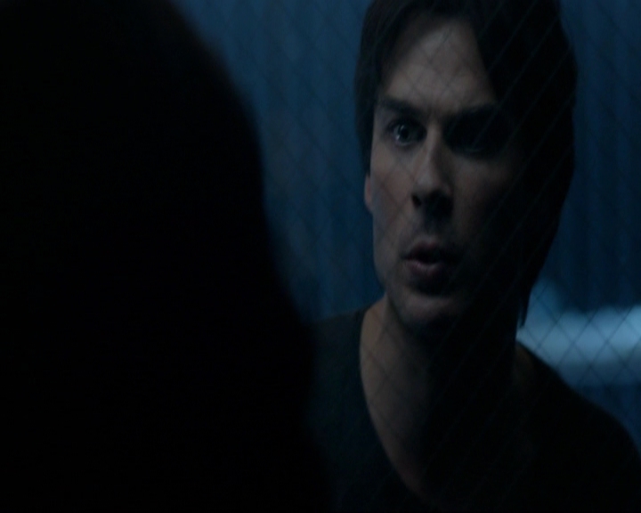 VampireDiariesWorld-dot-nl_7x14MoonlightOnTheBayou1832.jpg