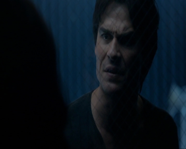 VampireDiariesWorld-dot-nl_7x14MoonlightOnTheBayou1836.jpg