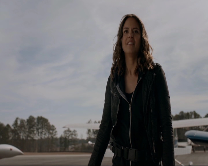 VampireDiariesWorld-dot-nl_7x16DaysOfFuturePast1850.jpg