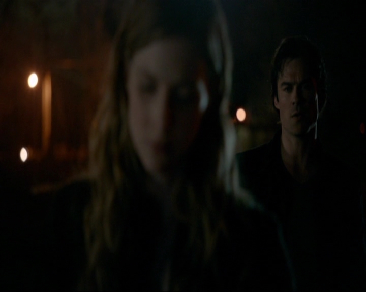 VampireDiariesWorld-dot-nl_7x17IWentToTheWoods0201.jpg