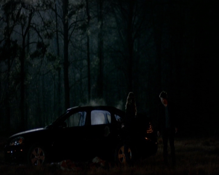 VampireDiariesWorld-dot-nl_7x17IWentToTheWoods0226.jpg